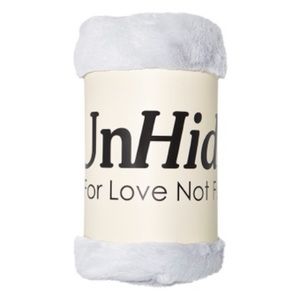 Unhide Blanket Silver
